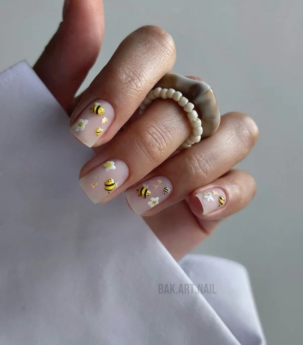 Трендовий дизайн нігтів