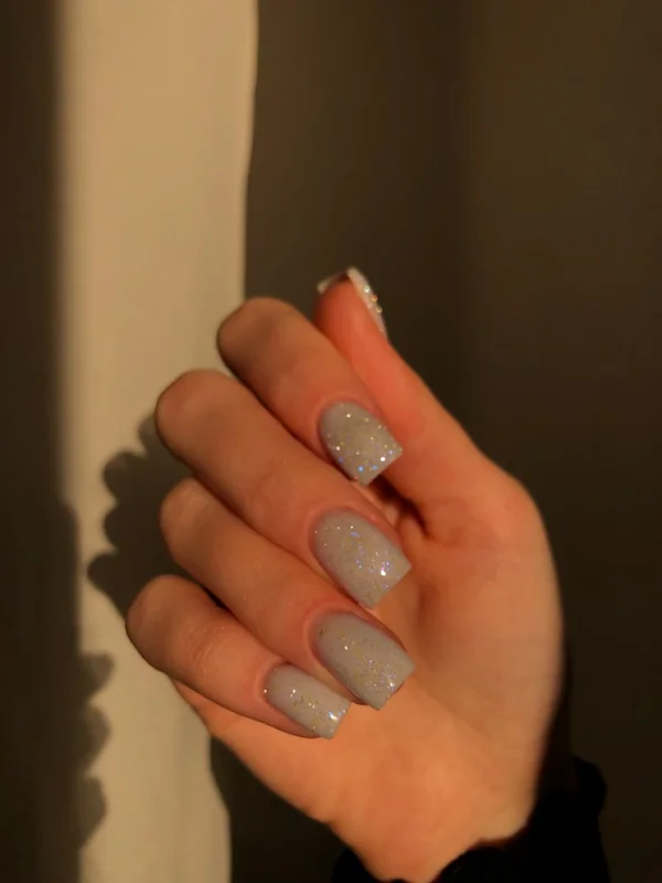 Модний манікюр з блиском