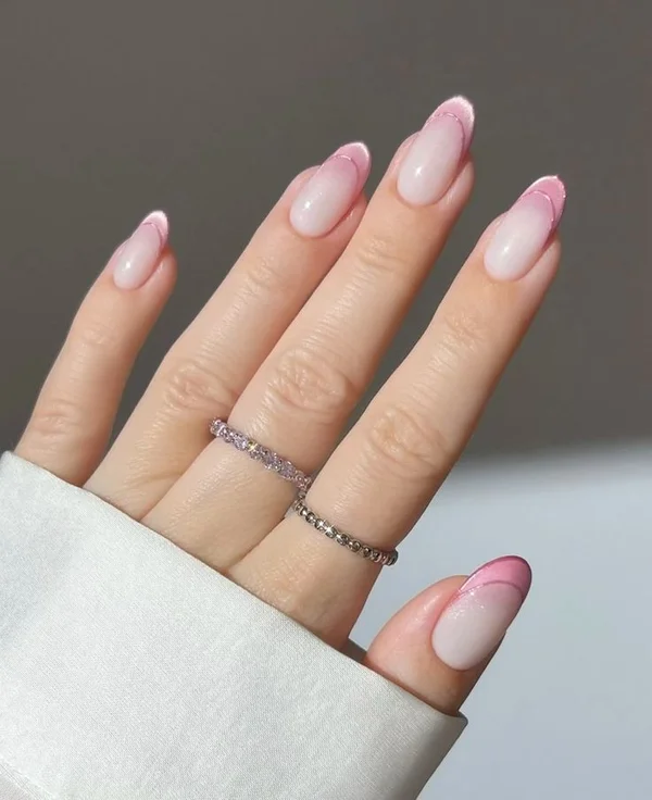 Французький манікюр з блиском