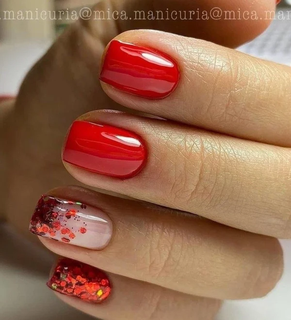Стильний червоний манікюр