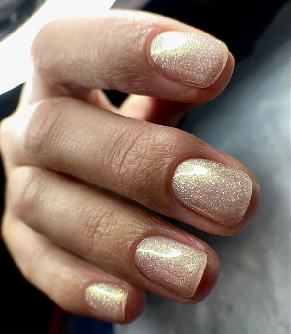 Золотий манікюр