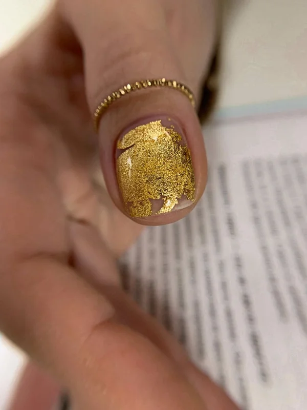 Золотий манікюр