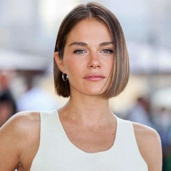 Стрижка коротке каре