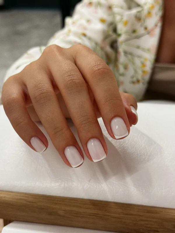 Нюдовий манікюр