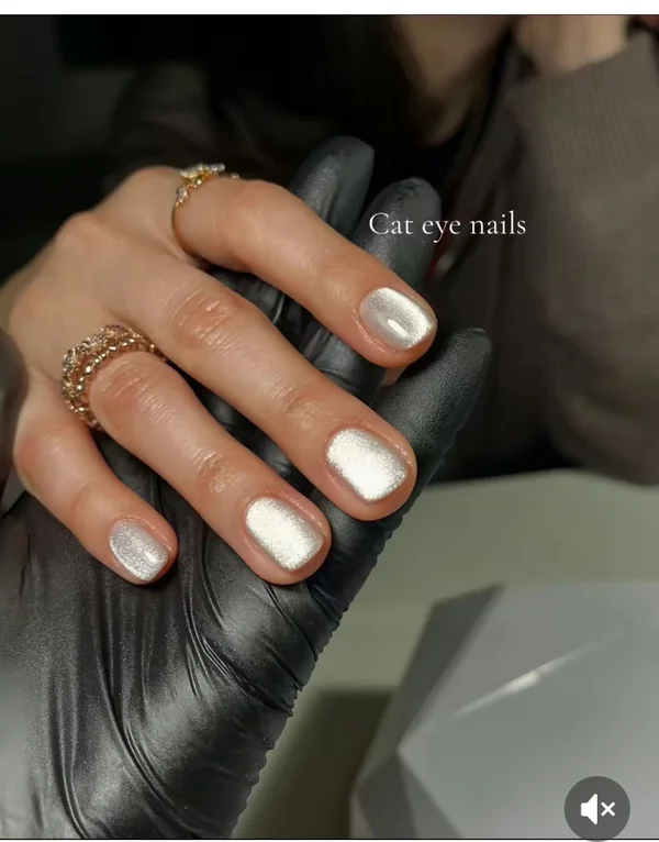 Трендовий дизайн нігтів