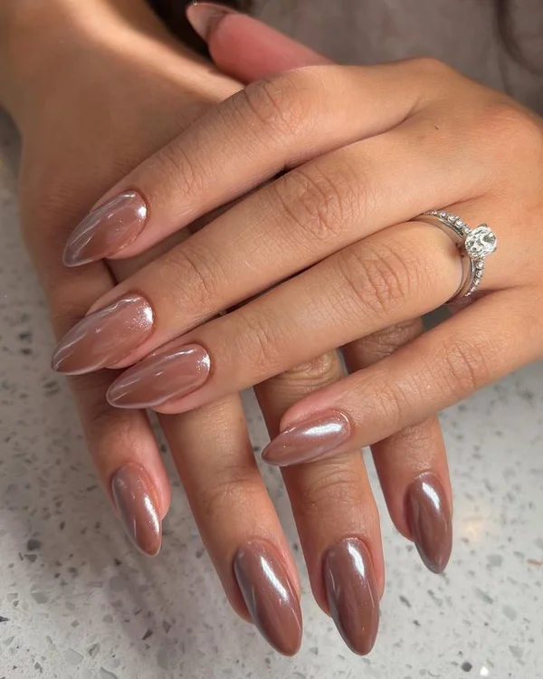 Дизайн нігтів з втіркою