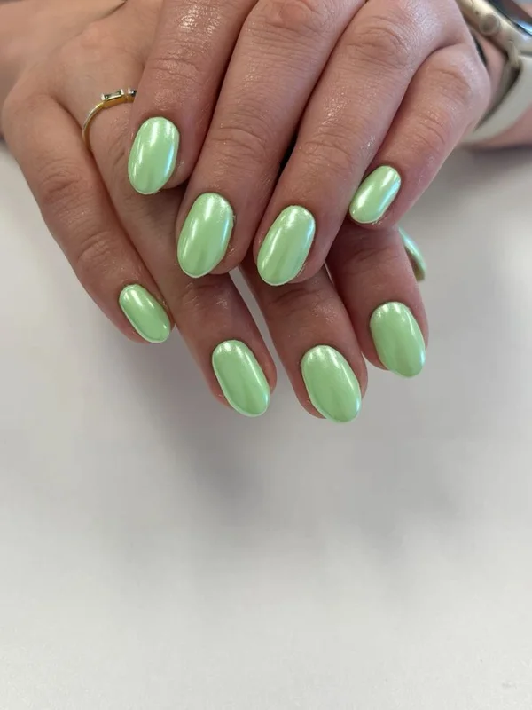 Дизайн нігтів з втіркою