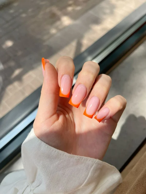 Стильний дизайн нігтів