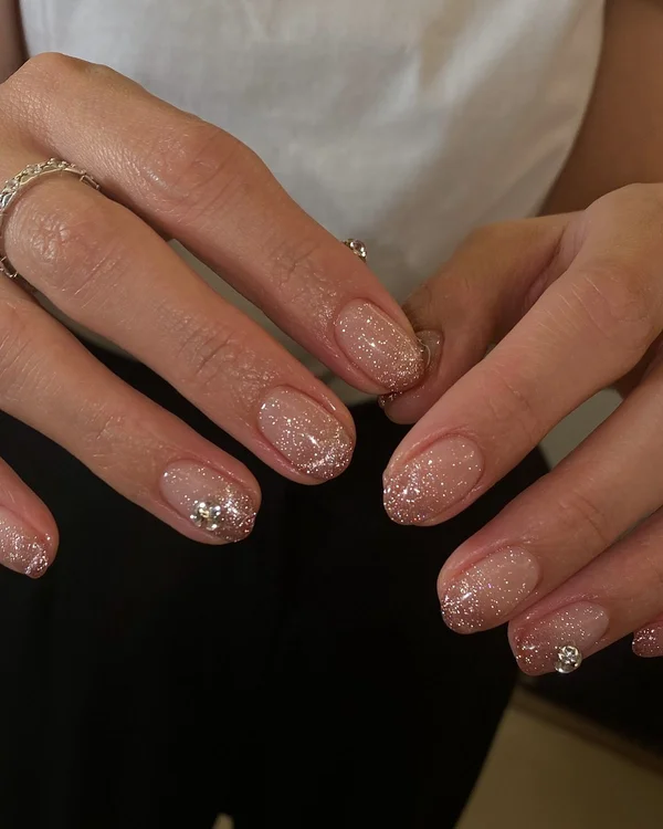 Стильний дизайн нігтів