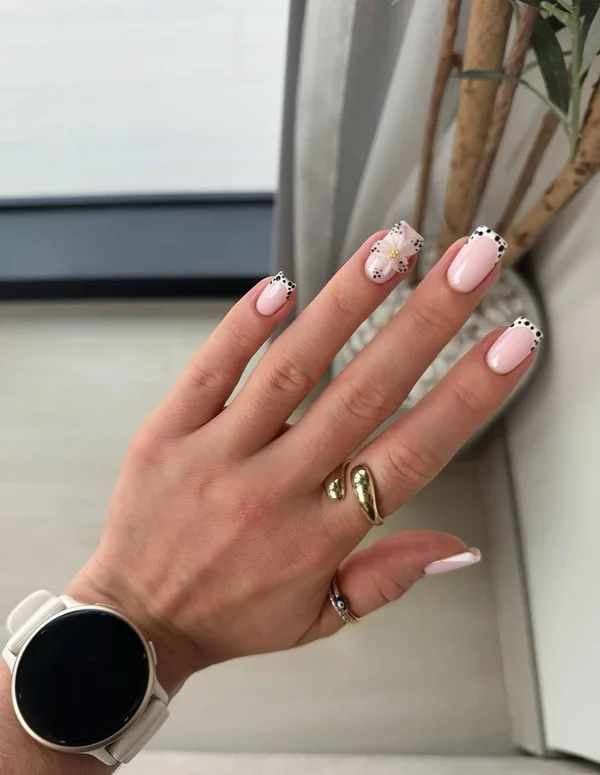 Стильний дизайн нігтів