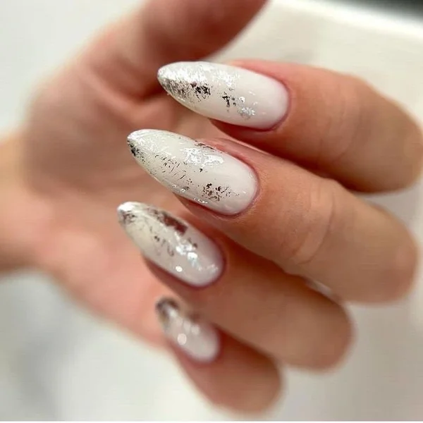 Молочний манікюр