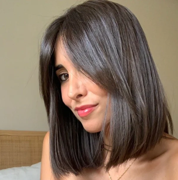 Стрижка з чубчиком-занавіскою